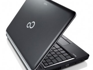 Fujitsu Lifebook LH531 Intel core i3 Second Generation