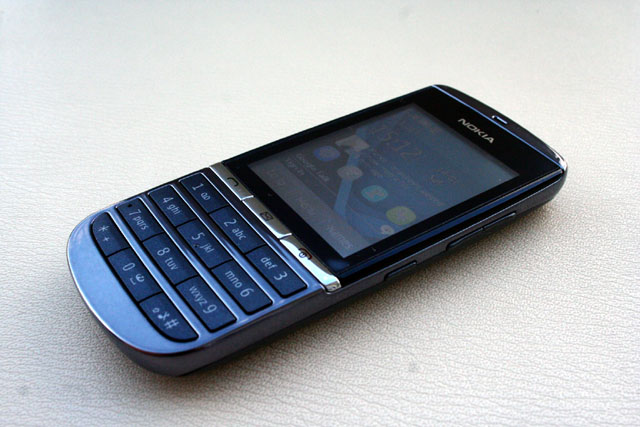 Nokia 300 with warrenty unused large image 1