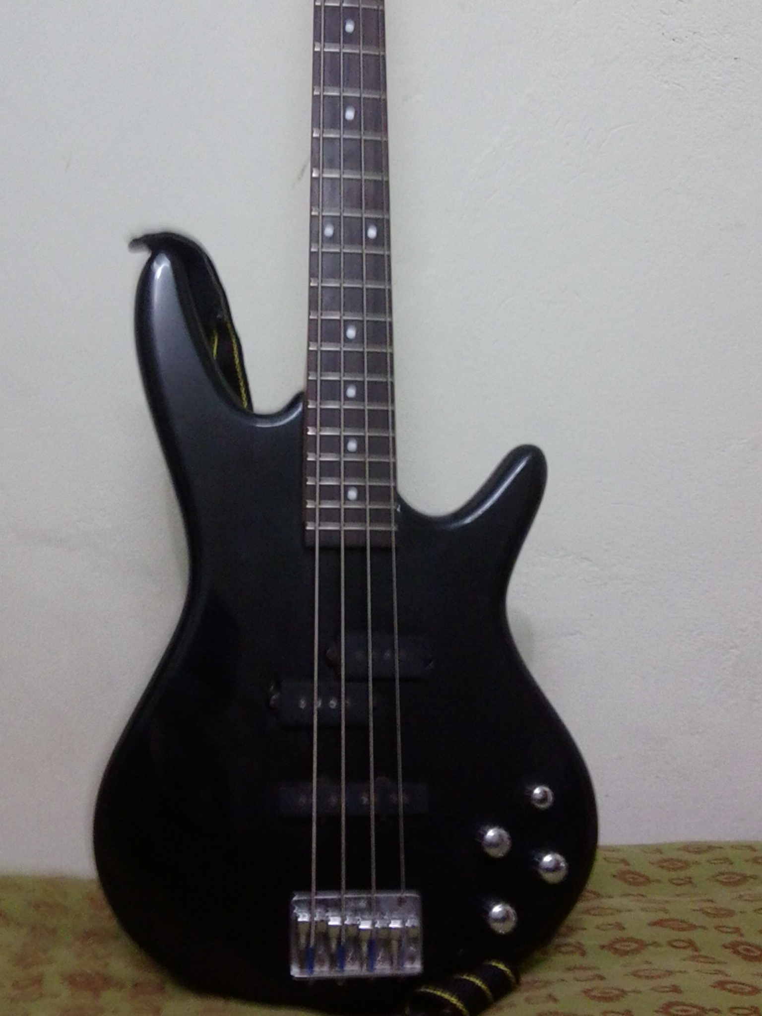 ibanez sound gear bass  large image 0