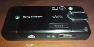 sony ericsson w995 8mp 2gb wid all kit large image 0