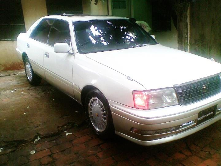 1999 Toyota Crown Royal Saloon large image 1