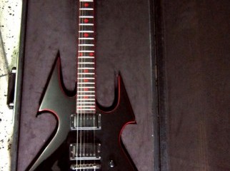 B.C Rich Warbeast at a low price with hardcase gig bag