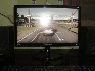 Samsung 22 inch Wide LED Monitor. With Box Accessories.