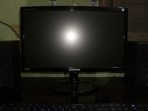 Samsung 22 inch Wide LED Monitor. With Box Accessories. large image 1