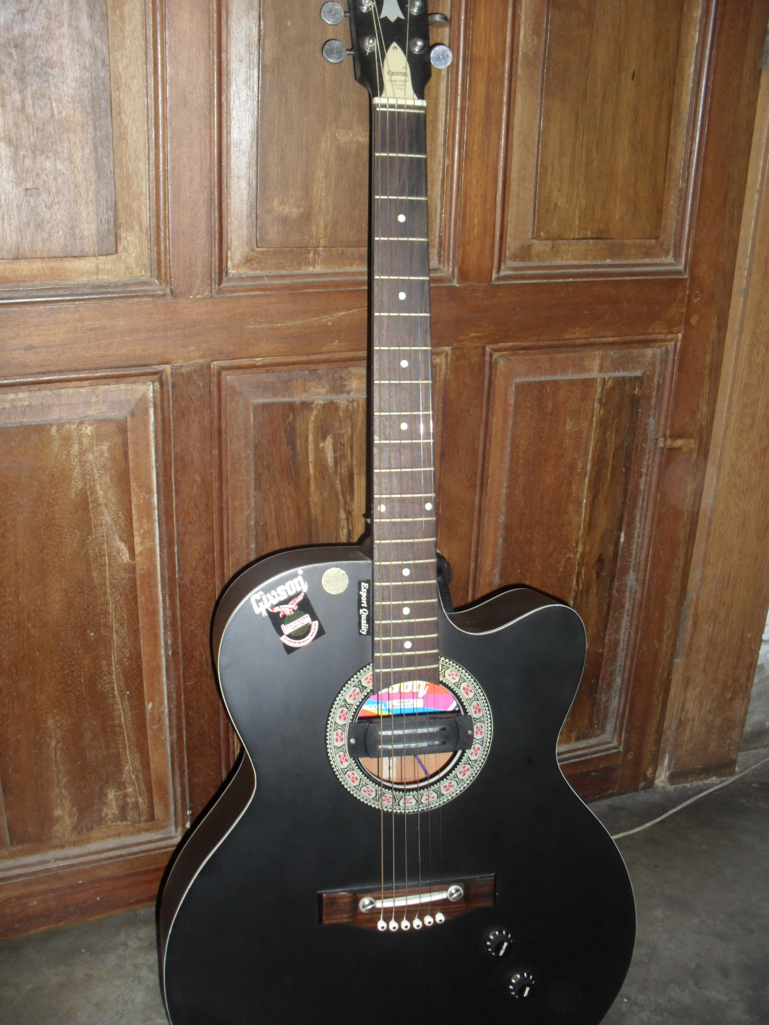 Givson Guitar Urgent sell large image 0