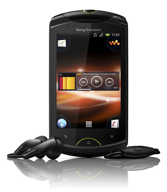 Sony Ericsson Live Walkman only 13 500 1 Month Used  large image 0