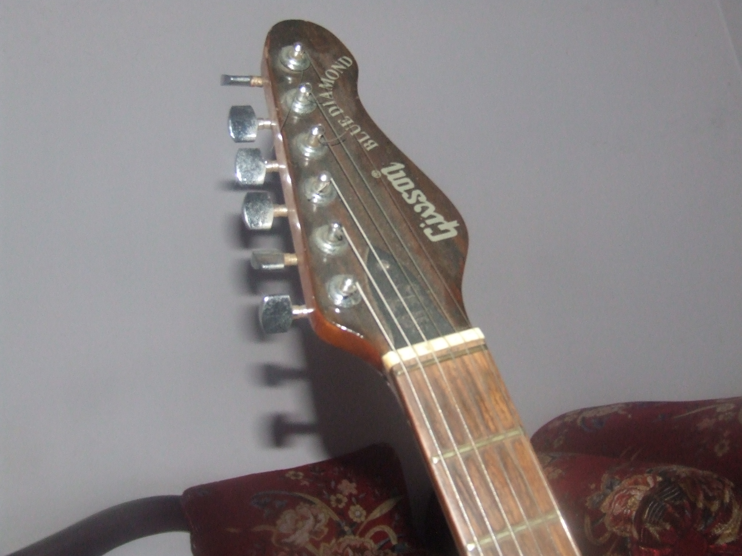 gibson blue diamond guitar for urgent sell  large image 0