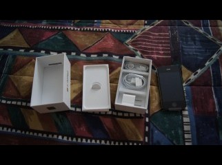 Apple iPhone 4S White and Black- 32GB- AT T Carrier Lock