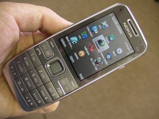 Nokia E52