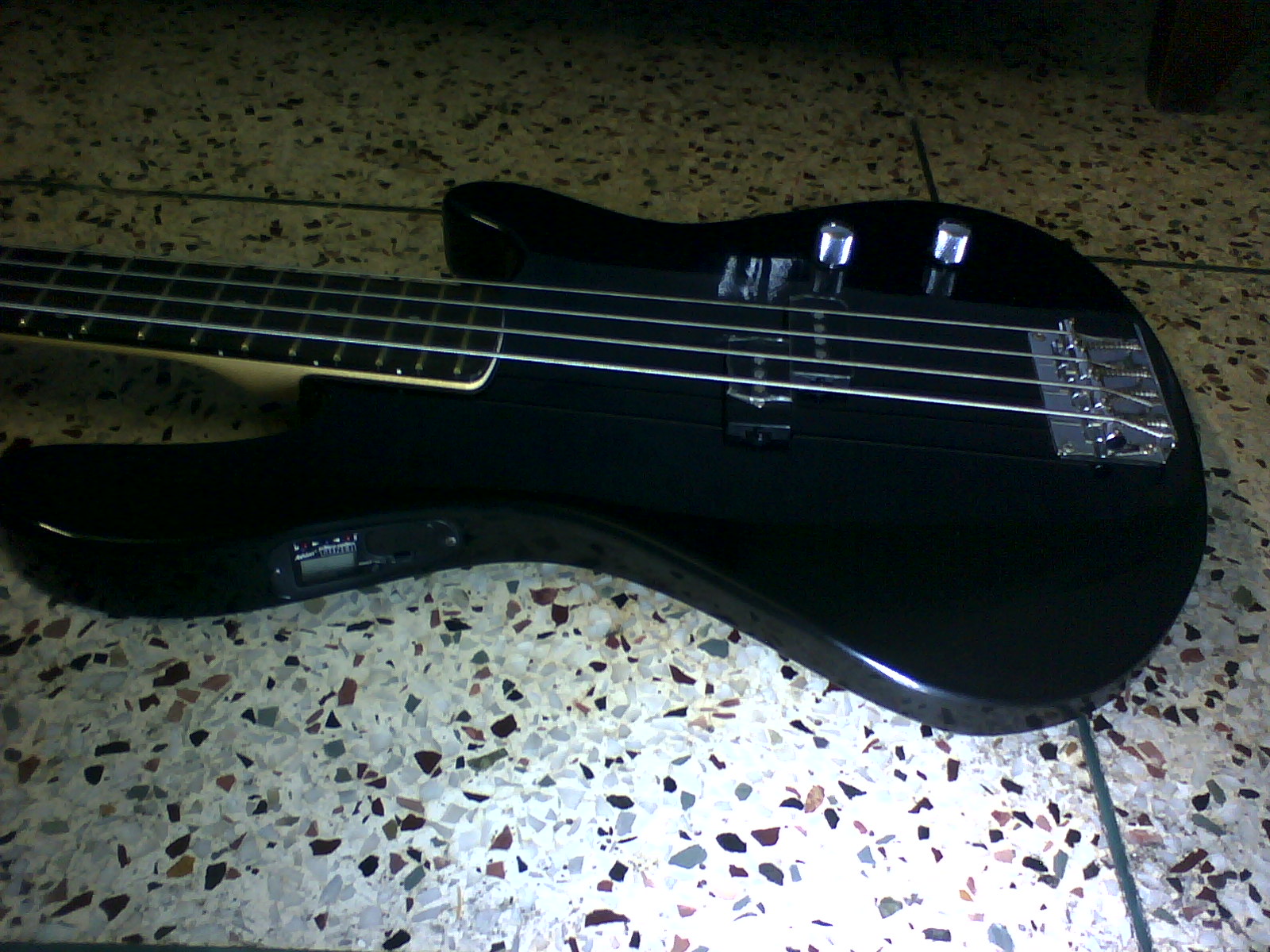 ashton ab2 bass guiter large image 0