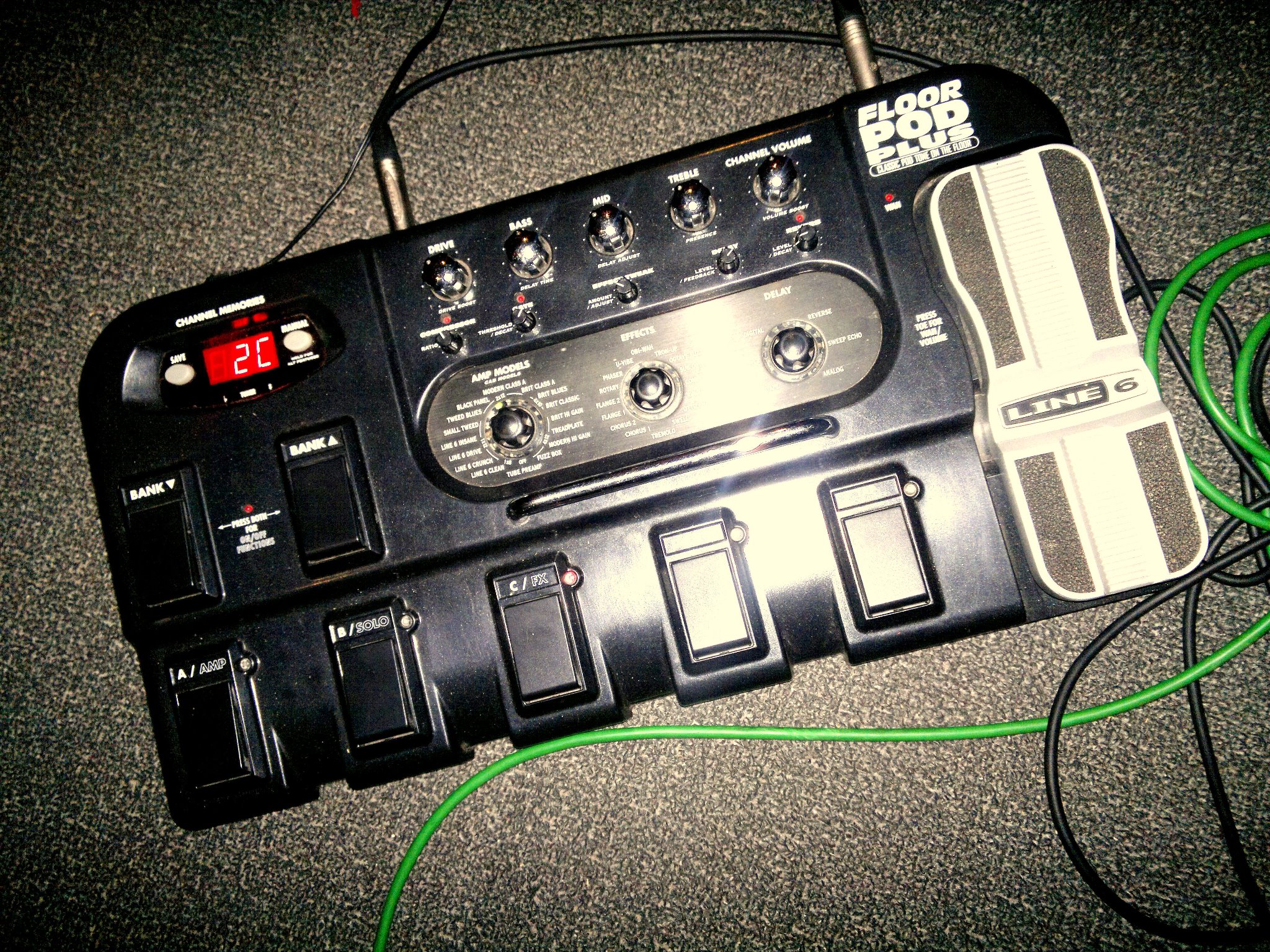 line 6 floor pod plus large image 0