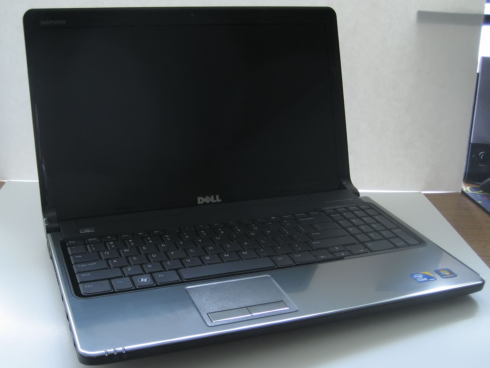 15.6 Dell inspiron 1564 core i3- 2 GB RAM - 250 GB HDD large image 0