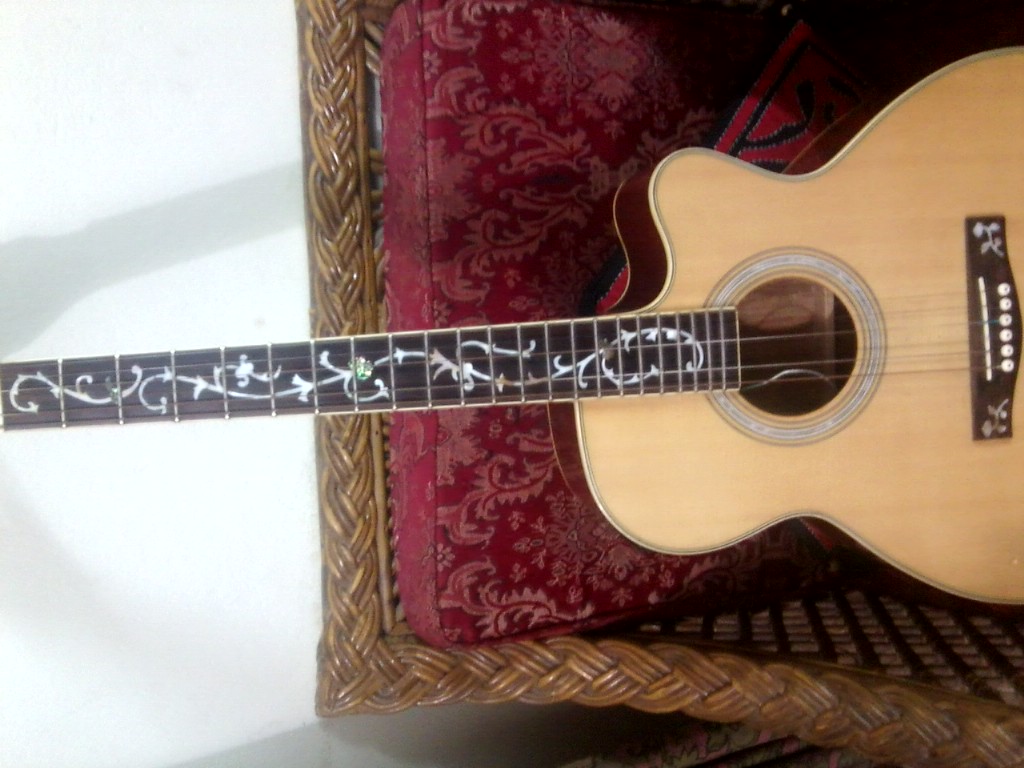 alvarez guitar.....URGENT large image 0