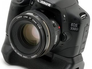 Canon 550d Battery grip 18-55 with large image 0