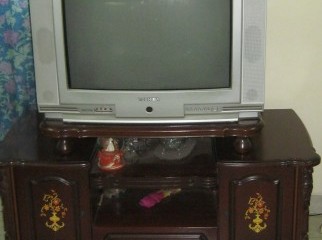 Toshiba Bomba 30 inch TV with rack