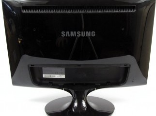 SAMSUNG Sync Master T240 limited edition 