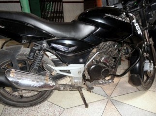 Pulser 150cc black 5300 km run paper 100 ok fresh