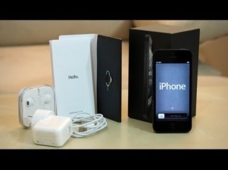 Brand new and Unlocked Apple iPhone 5 32GB White and Black