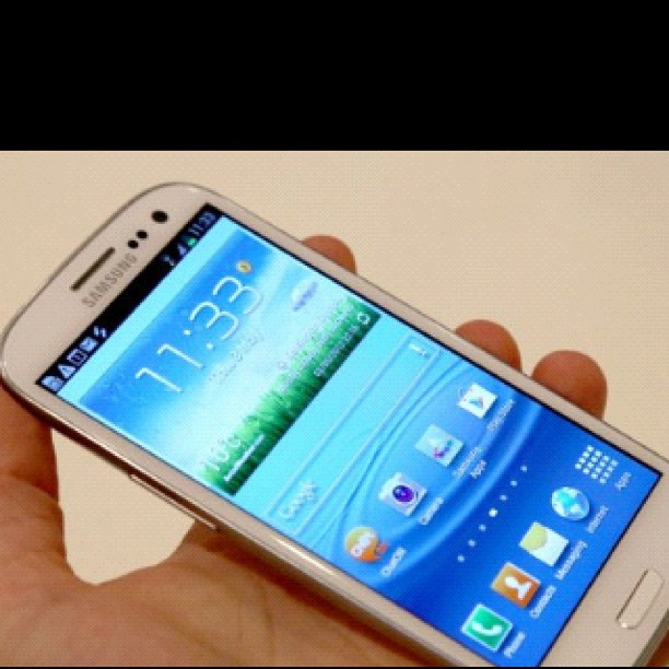 Samsung GT- I9300 16GB Galaxy S III Unlocked  large image 0