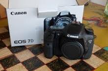 Canon EOS 7D 18MP Digital SLR Camera large image 0