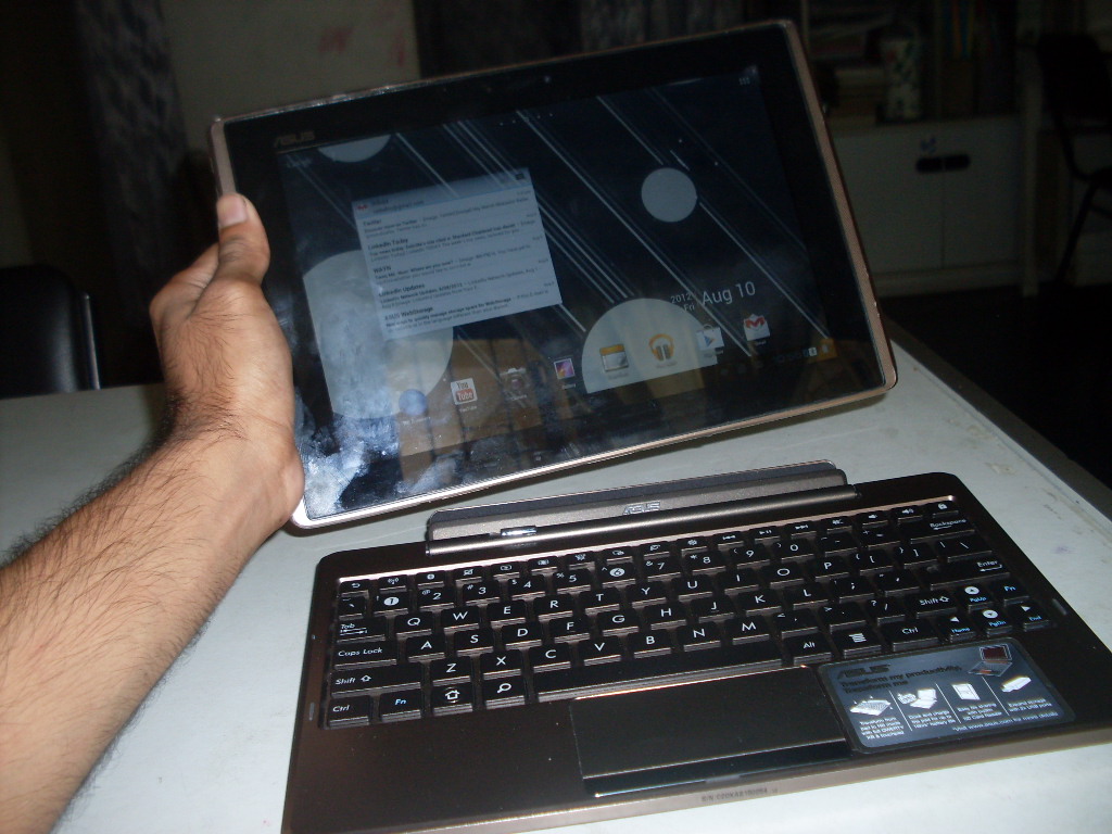 Asus transformer With dock and 32GB memory card large image 0