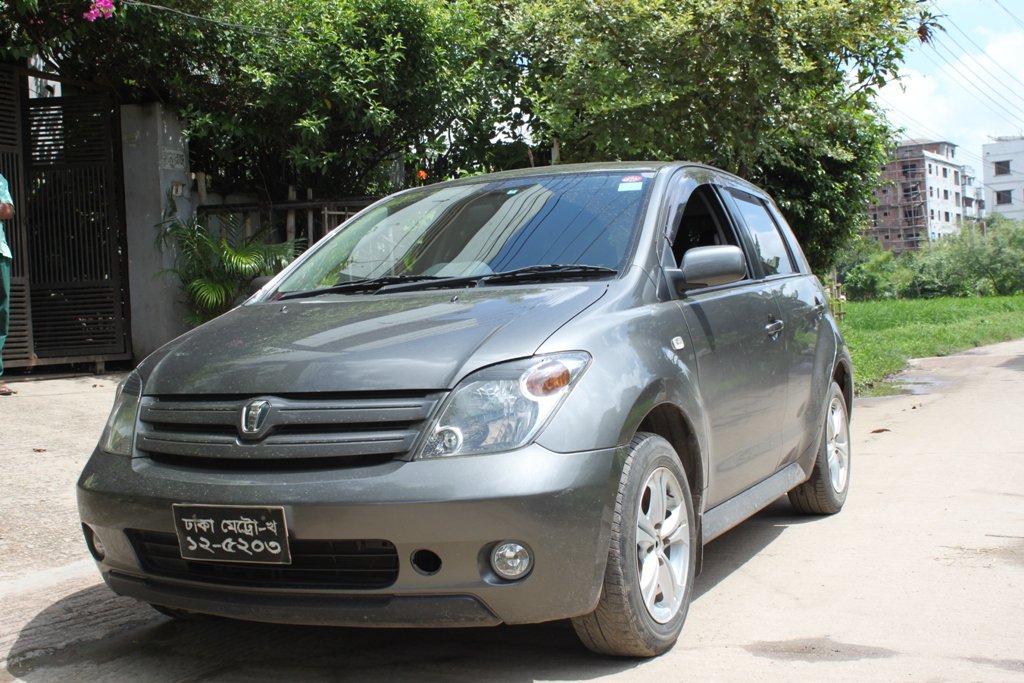 Toyota IST 2004 Metallic Grey For Sale large image 0