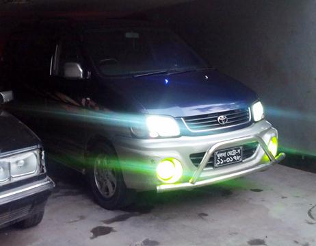 toyota noah Road tourer 4WD large image 0