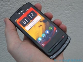 NOKIA 700