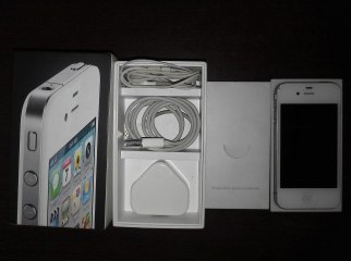 Apple iPhone 4 8GB Factory Unlocked Full Boxed 