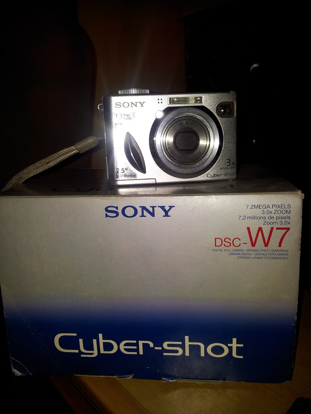 Sony Cyber shot DSC-W7 large image 0