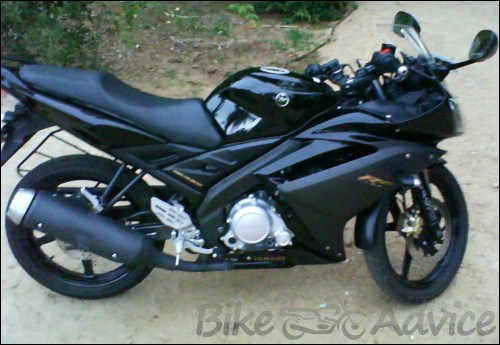 LIKE NEW R15 BLACK AND GOLDEN.Only 5 thousen km run..NO SPOT large image 0