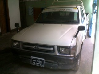 1000 kg Toyota AC single cabin pick up