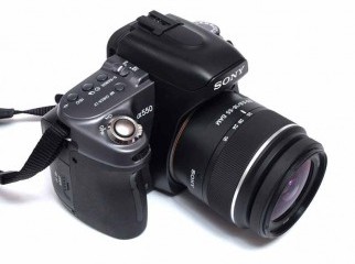 sony dslr a550 with 18-55mm. body lens made in japan.used