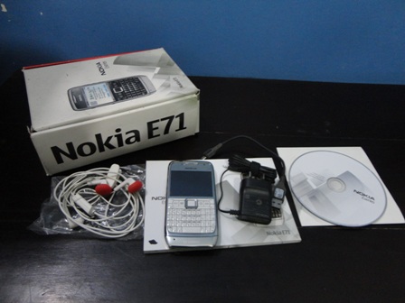 Nokia E 71 Boxed White with Silver Vodafone Exclusive large image 0