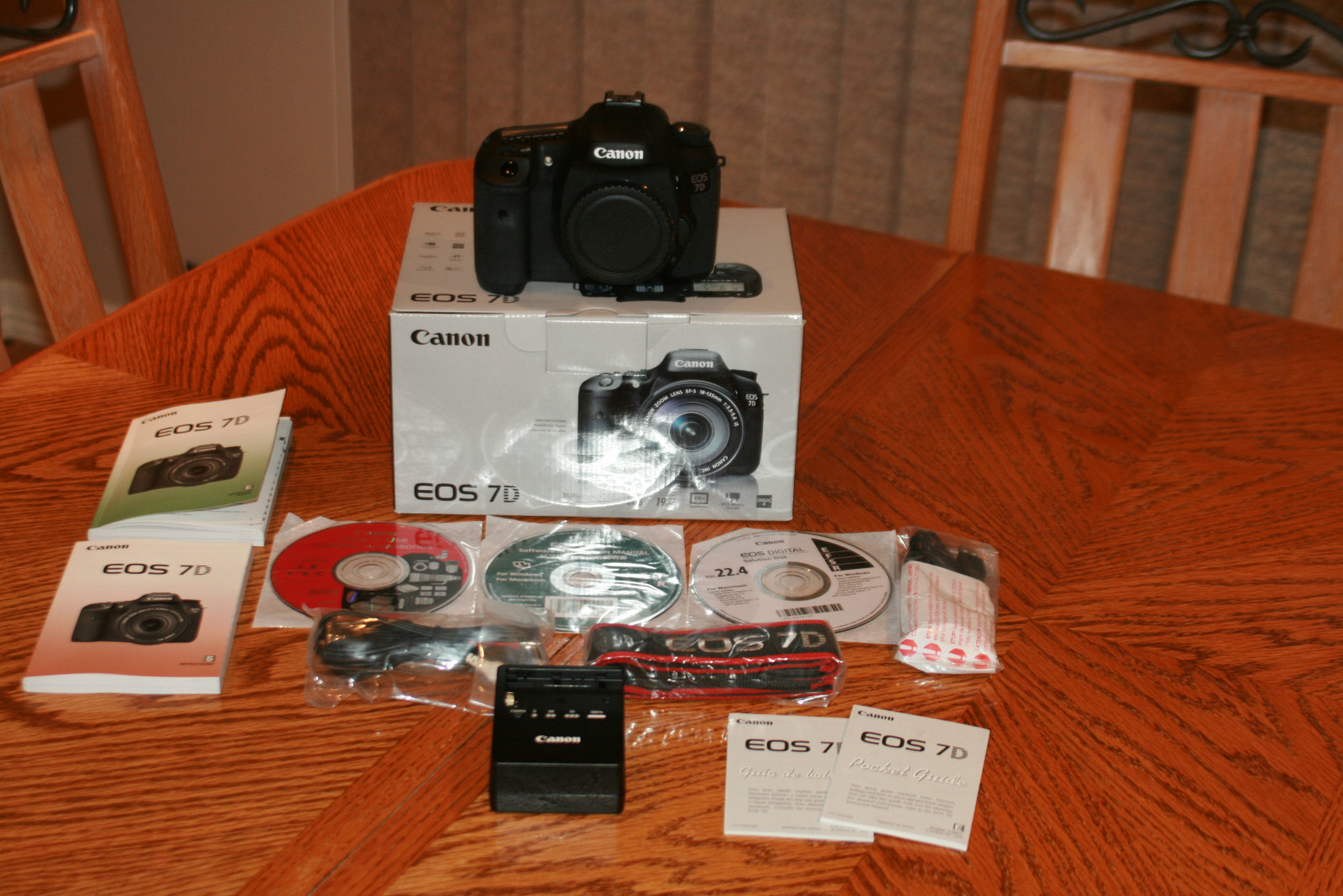 Canon EOS 7D DSLR Camera large image 0